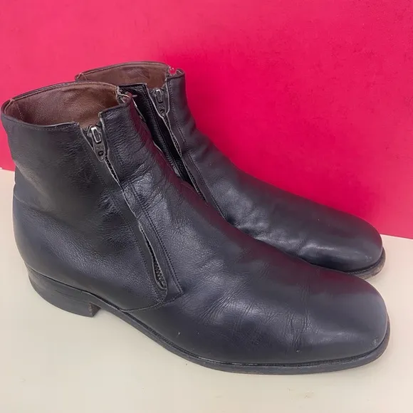 Double zipper, soft leather boot.  Great condition! Smoke free home!
