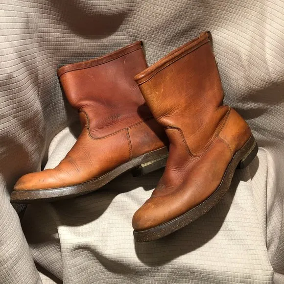 chippewa men leather tan boots, thick leather, 9