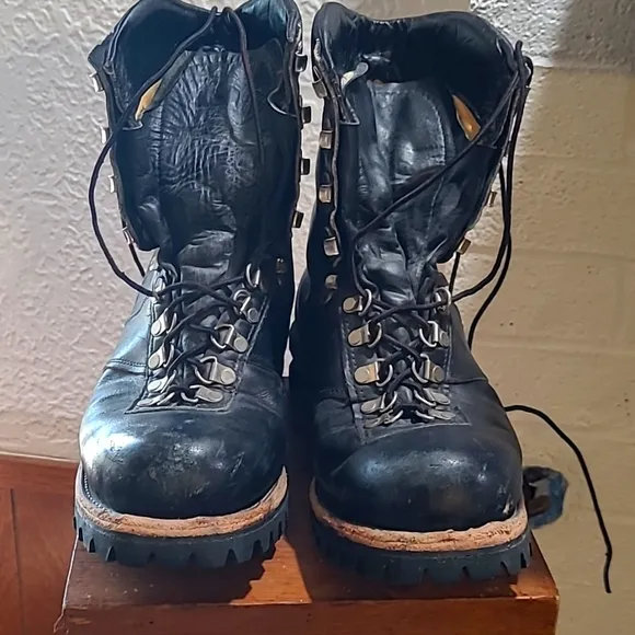 Vintage CHIPPEWA The Hanover Men's size 9.5 M 10" tall work boots