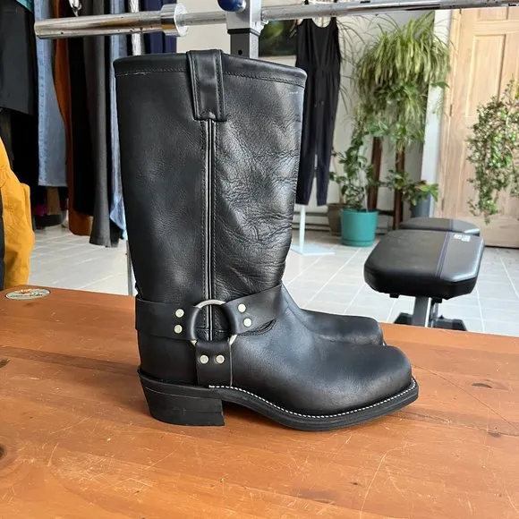 New Chippewa 12" Snip Toe Harness Boot
          
      NWT
