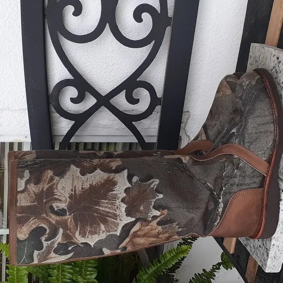 CHIPPEWA CAMOUFLAGED BOOTS