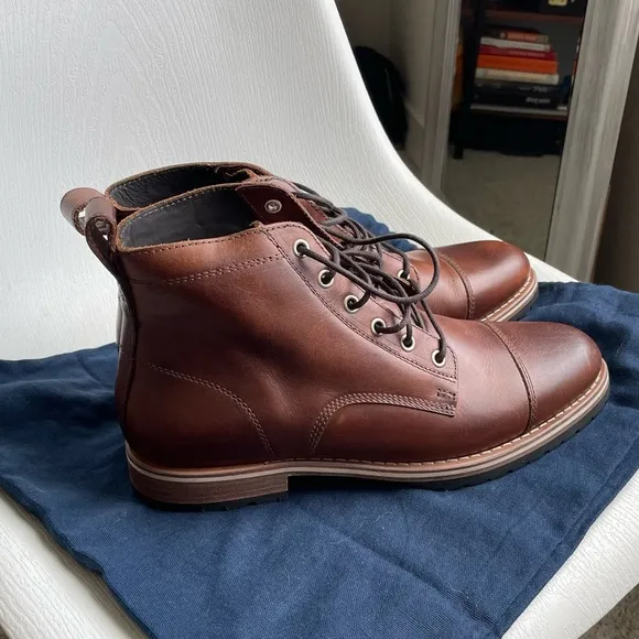 Great condition. Mens 9.5 helm boots