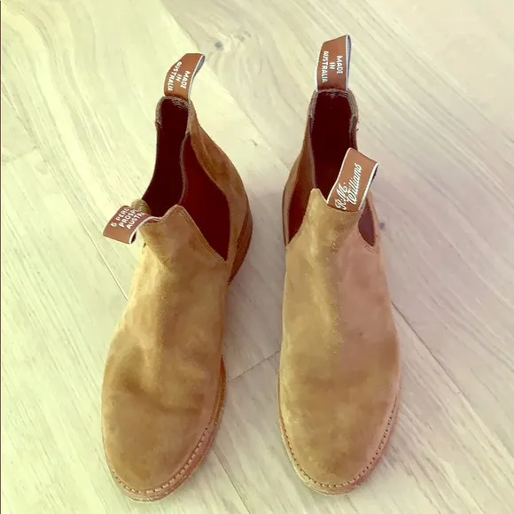 Australian handcrafted R.M.Williams boots in suede