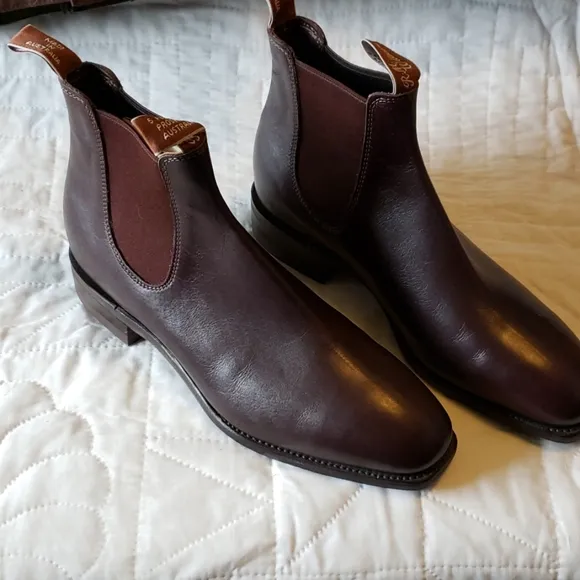 Mens boots
          
      NWT