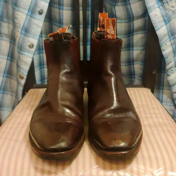 R.M. Williams men's boots size 9