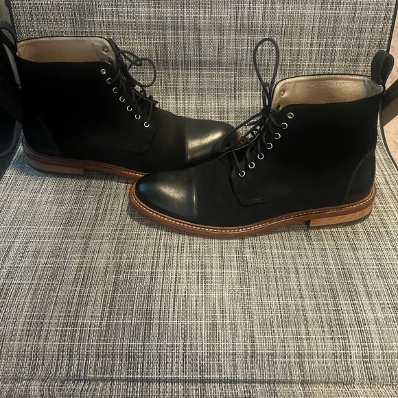 The Troy boot in black size 9