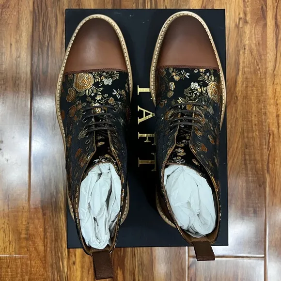 Boots
          
      NWT