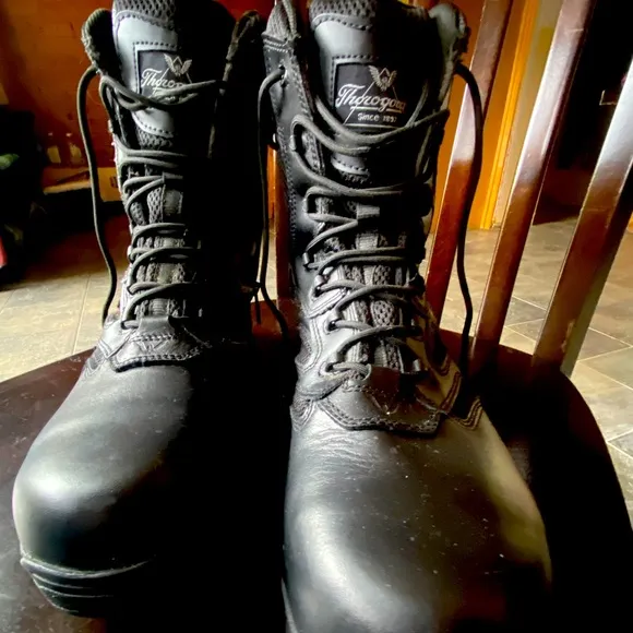 Mens steel toe work boots
          
      NWT