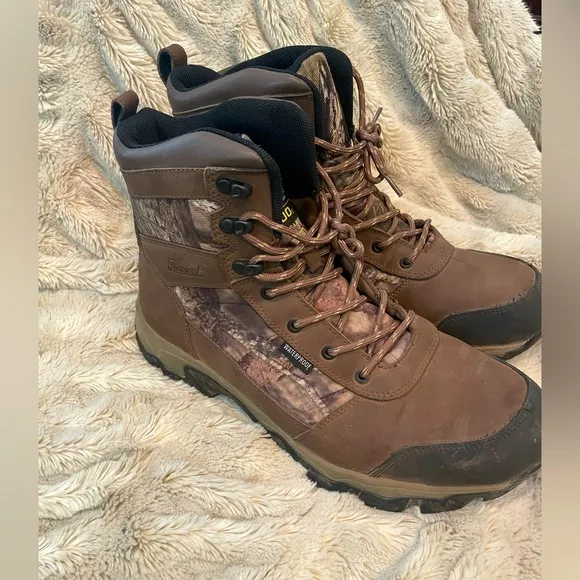 Thorogood 3M Thinsulate 400 Camo hunting/hiking Boots  Size 11