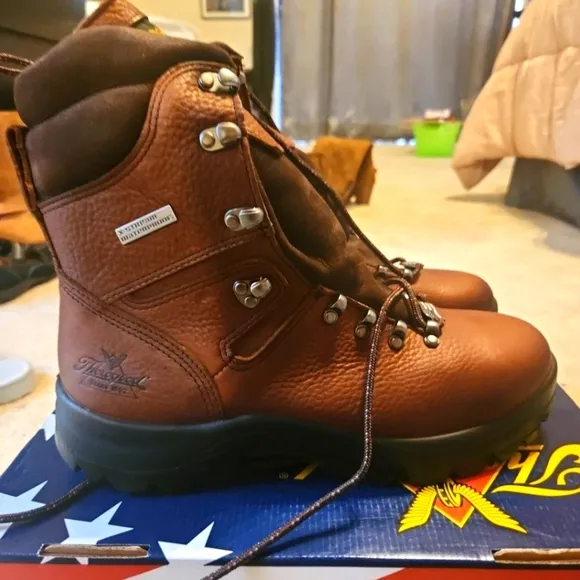 Thorogood Safety Toe Boots 8" NIB SZ:8.5 Mens
          
      NWT