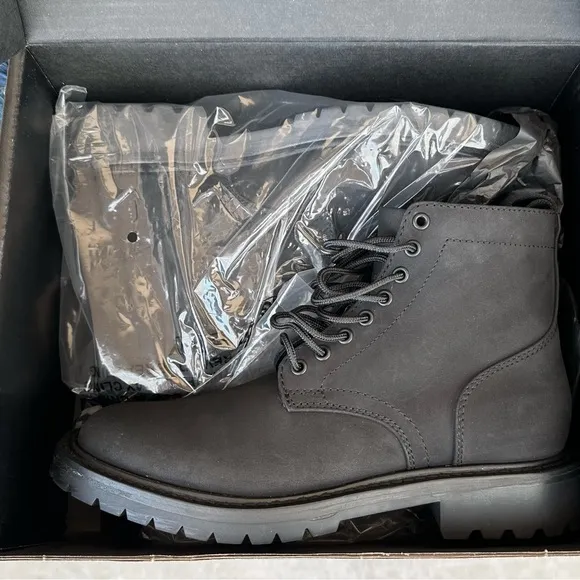 Thursday Boots Hero 7.5
          
      NWT