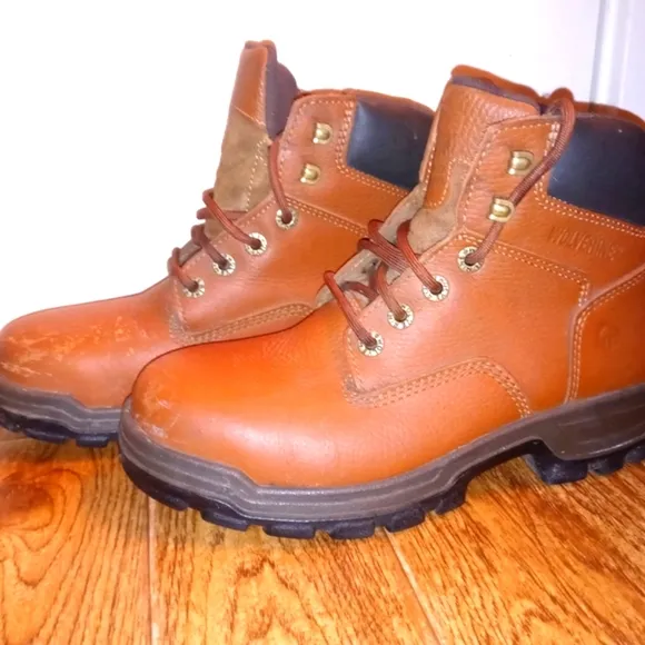 Wolverine working Steel Toe Boots a few scratches in front of the boot