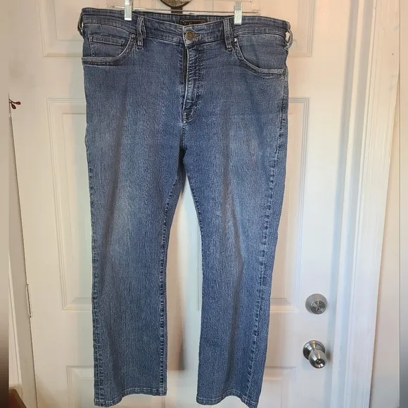 34 Heritage Men's Courage Tapered Straight Leg Blue Jeans, Size: 40/30