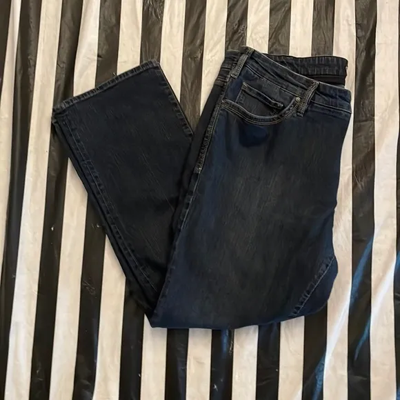 34 Heritage Sz 40/30 Charisma Comfort Rise Classic Jeans