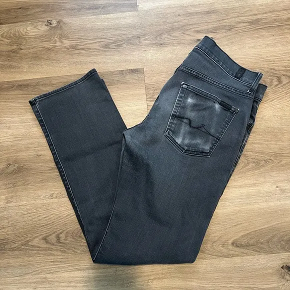 Size 34X33 7 For All ManKind Carsen jeans