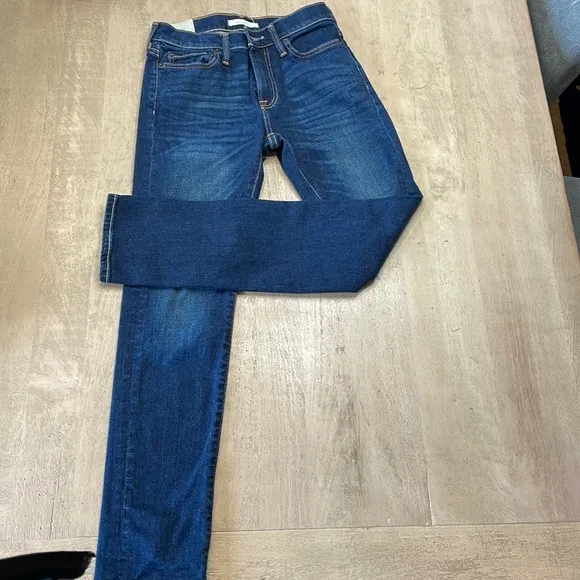 Abercrombie & Fitch skinny jeans, NWOT perfect condition, size 26x30