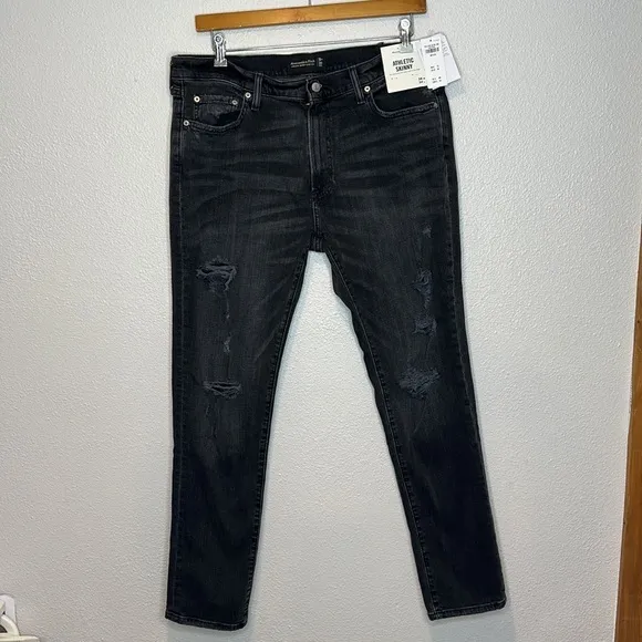 Abercrombie Fitch Athletic Skinny Jeans NWT size 38W 34L
          
      NWT