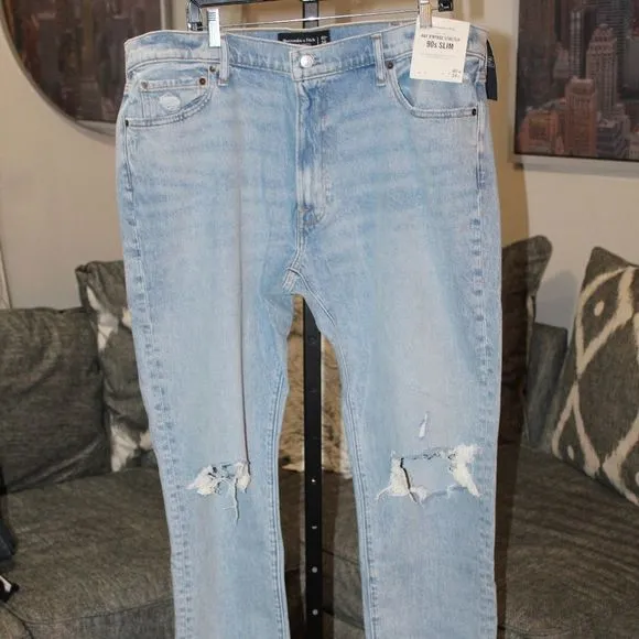 Abercrombie & Fitch.  A&F Vintage Stretch 90s Slim.  Sz. 40w/34l
          
      NWT