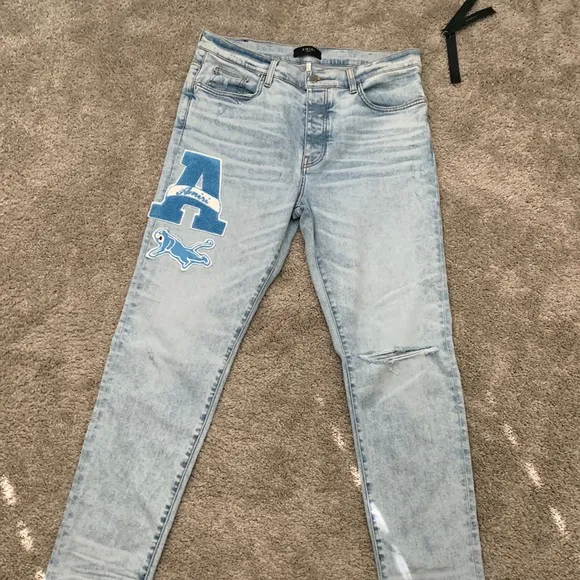 Amiri Varsity Patch Jean in Vintage Sky Indigo SZ 38
          
      NWT