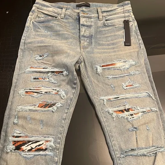 Authentic Brand New AMIRI Thrasher Jeans Size 33
          
      NWT