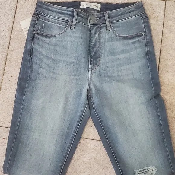 Articles of Society Light Wash Denim Jeans
          
      NWT