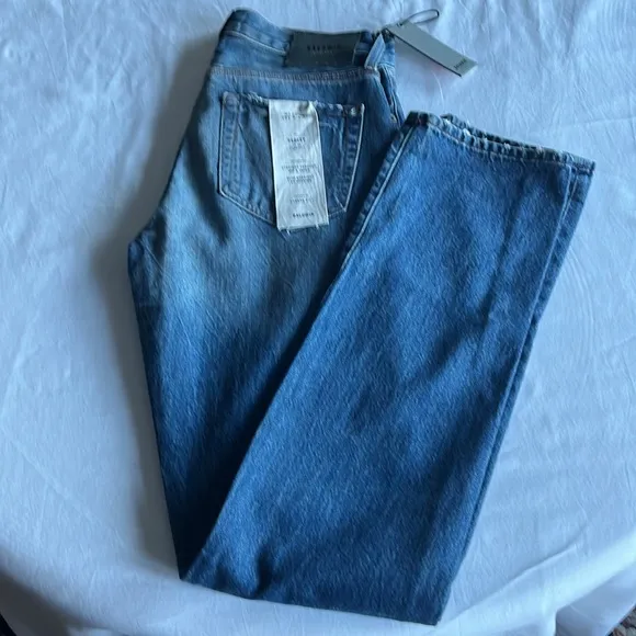 NWT Size 28 Baldwin Made in USA Slim Straight Jeans
          
      NWT