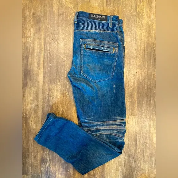 Balmain medium wash jeans size 29. Great condition. Lightly