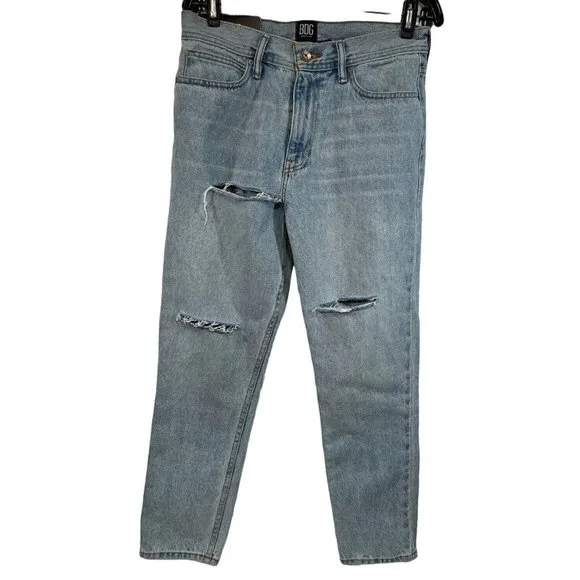NWT  Urban Outfitters BDG Dad Slim Taper Fit Distressed Jeans Light Rinse 30W 28
          
      NWT
