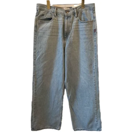 NEW BDG Men’s Jeans Lt Blue Wash Size 34/32 Urban Outfitters Baggy Fit Denim
              
      NWT