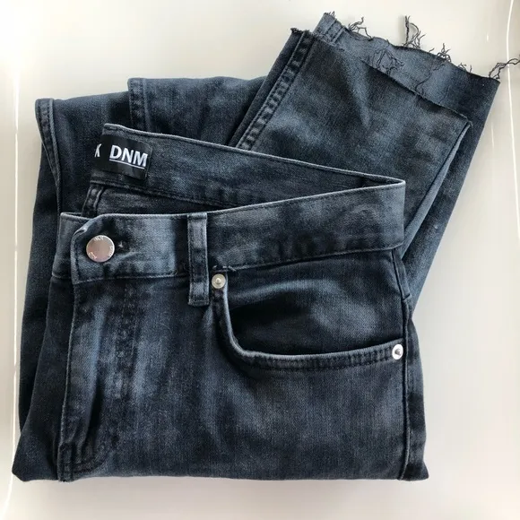 BLK DNM cropped denim size 31 jeans