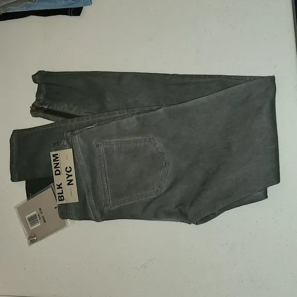 NWT.  BLK DNM NYC 28R