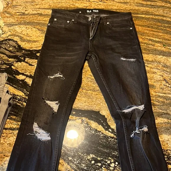 BLK DNM Men sz 28/34 Slim Distressed Black Jeans