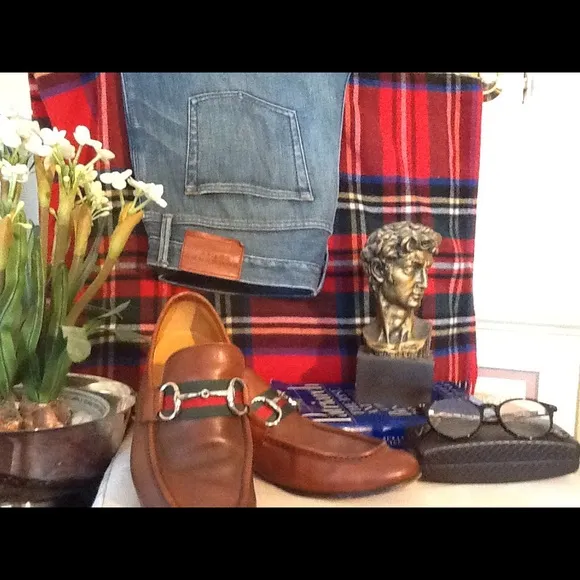 📺📺 Burberry Brit jeans!  6 button front.