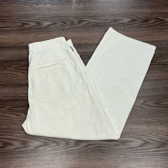 Burberry Solid White Denim Jeans 34