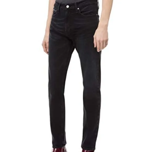 Calvin Klein Men's Athletic Taper Fit Jeans, Forever Black, Size 32W x 34L
          
      Boutique