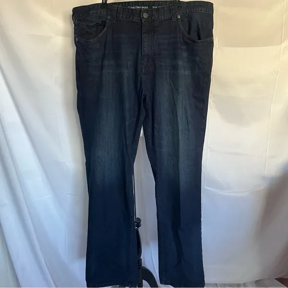 Calvin Klein Men’s Relaxed Straight Jeans Dark Wash Size 44 x 34