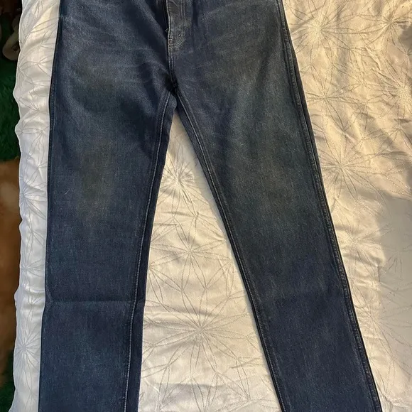 SKINNY JEANS IN STRETCH DENIM
color: indigo dark stone 
sizing: 33
          
      NWT