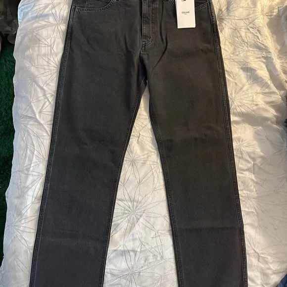 SKINNY JEANS IN STRETCH DENIM
color: grey stone  
sizing: 33
          
      NWT
