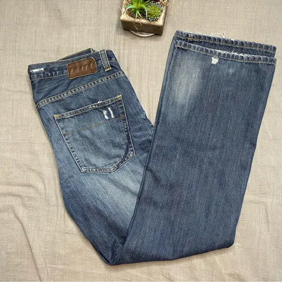 Men’s dark wash converse denim jeans