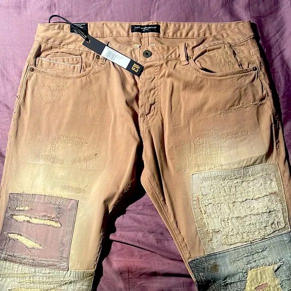 Men’s Cult khaki jeans
          
      NWT