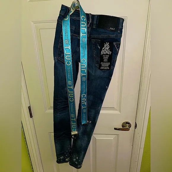 Cult of Individuality, Size 29W 32L, comes with belt and tags. Worn 5 times
          
      NWT