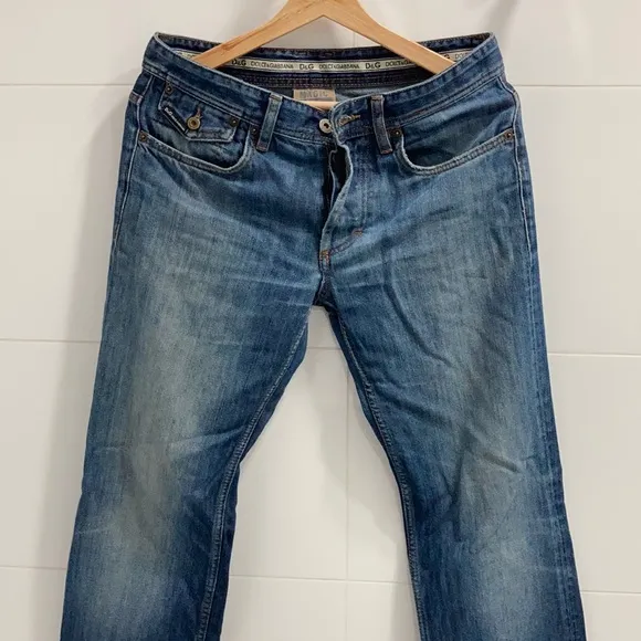D&G Dolce & Gabbana straight leg jeans. Size 32