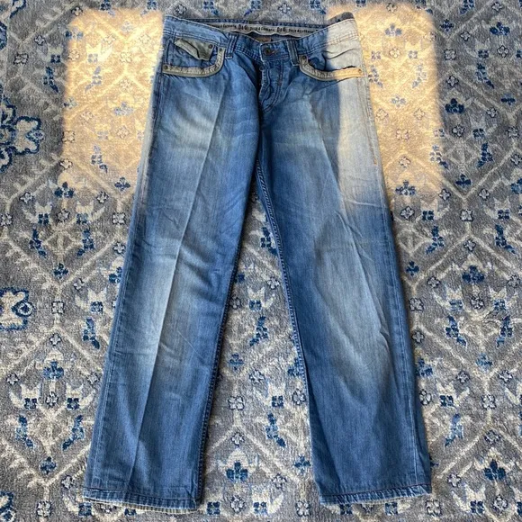 D&G by Dolce and Gabbana straight legged Jeans in Blue with major details