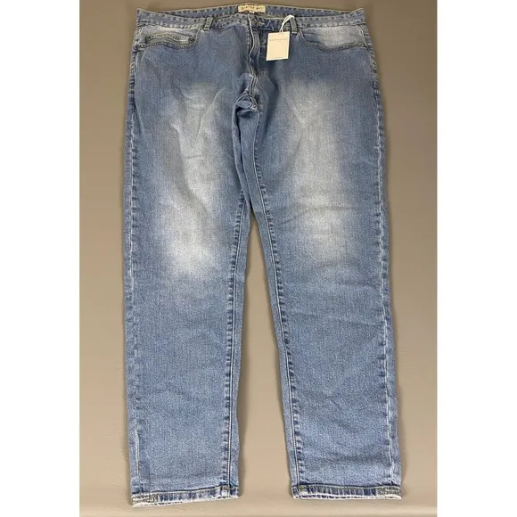 Dapper Boi‎ Jeans Men's Size 42 Blue Light Wash Denim Slim Fit New NWT
              
      NWT