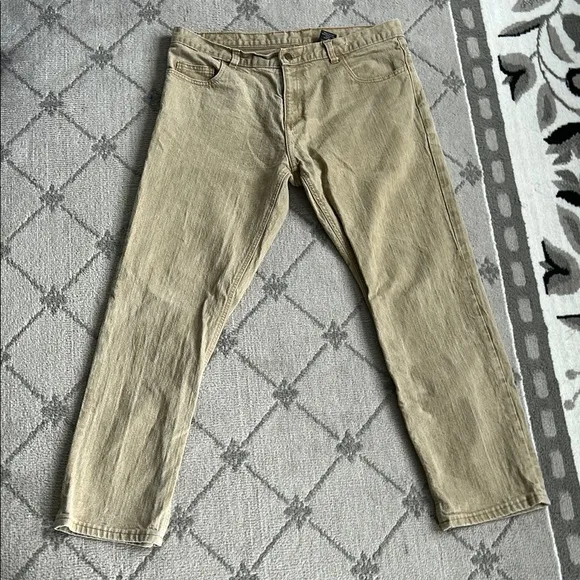 Dearborn Denim Tan Straight-Leg Jeans with Relaxed Fit