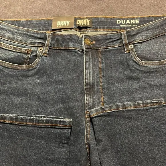 Mens dkny straight leg. jeans
          
      NWT
