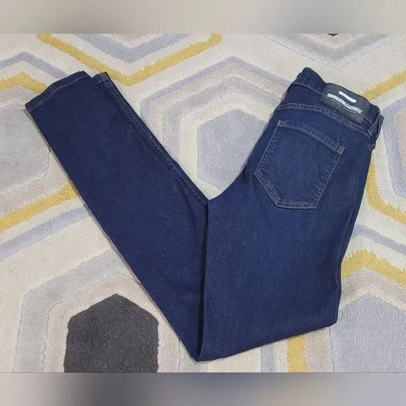 Dr. Den Jeans
