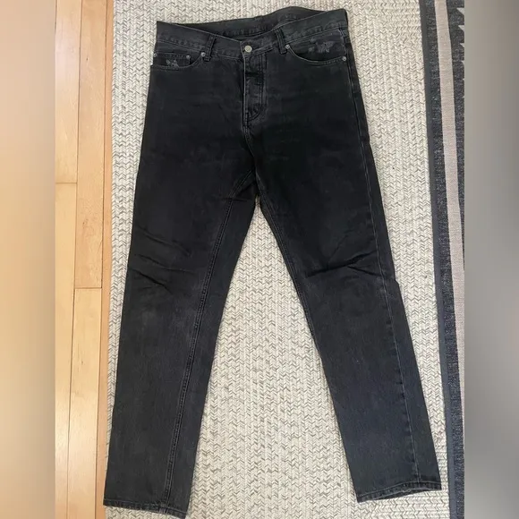 Dr. Denim “Gus Roadrunner Black A77” Mens straight leg jean, distress soft black