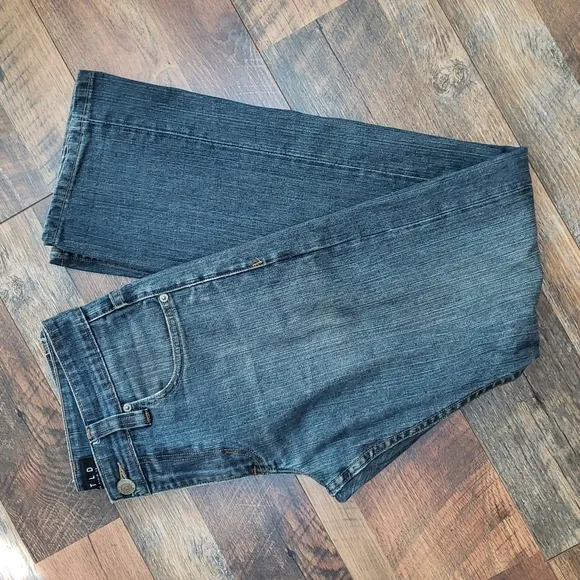 DSTLD Medium Wash Blue Denim Straight Raw Jeans, Size 30x34