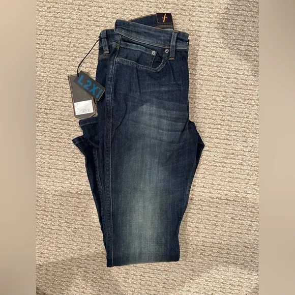 DUER Relaxed Fit Jeans 29x32
          
      NWT